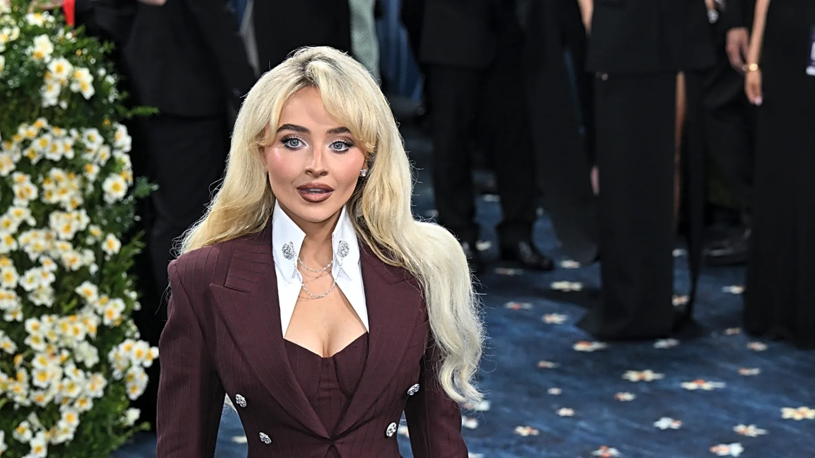 Sabrina Carpenter New Album The Man's Best Friend Out