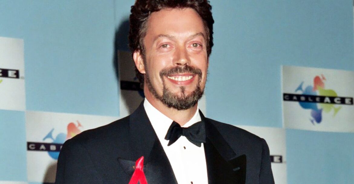 Tim Curry passes away at 80